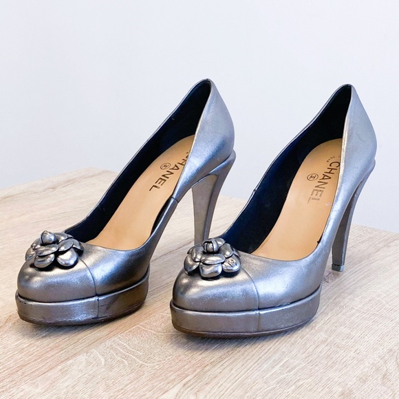 Chanel Metallic Leather Camellia Pumps Size 40/10 - Picture 3 of 5